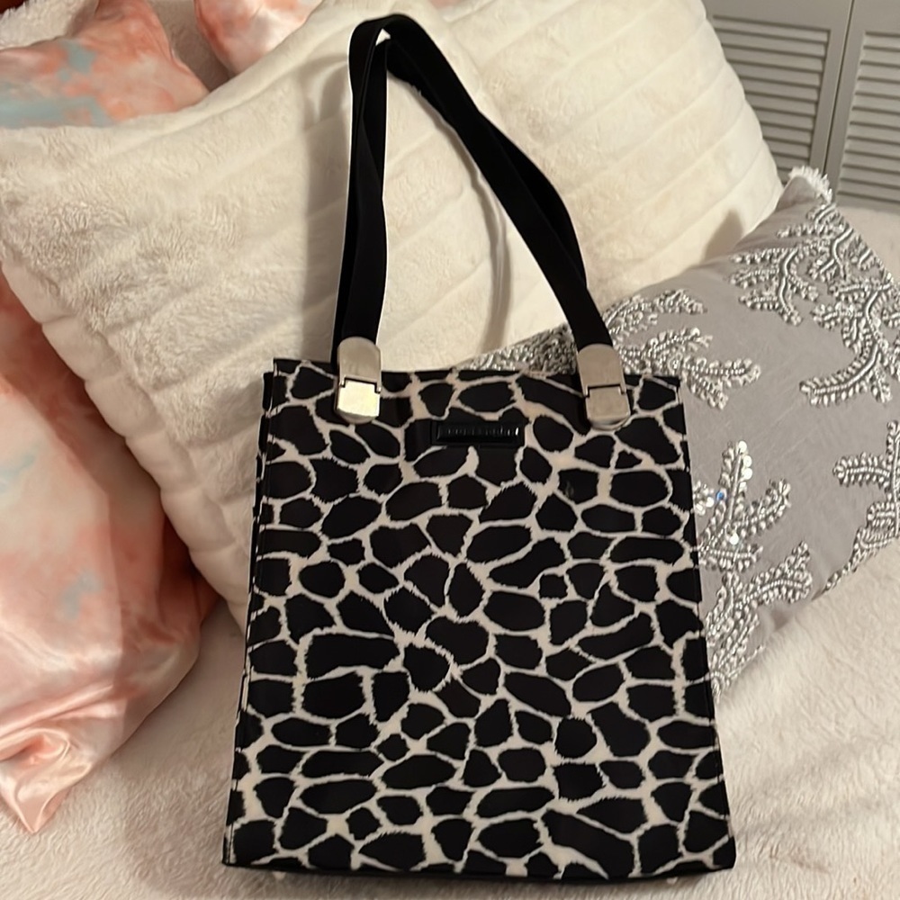 𝅺APOSTROPHE Black and Cream Animal Print Shoulder Bag
